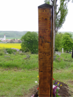 Pósa Lajos édesanyjának a sírja a 2003-ban civil kezdeményezésre állított fejfával 1.